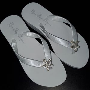 COPY - White Bridal Bow Flip Flops size 7